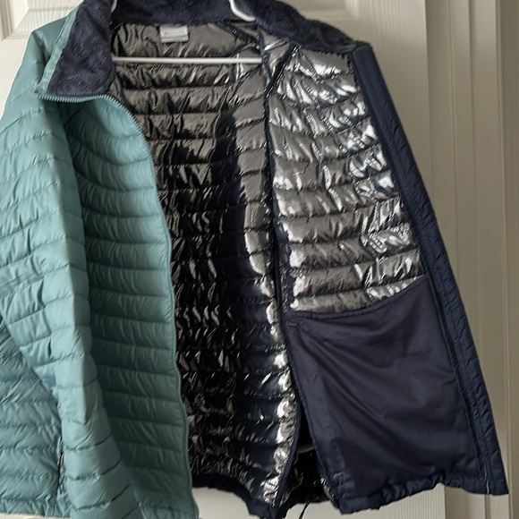 Columbia Puffer coat super light and warm 3xl - Picture 3 of 3